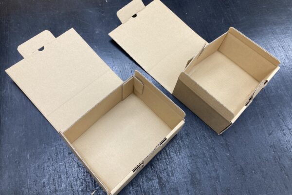 気になる組箱の背面を改善、梱包作業効率アップに。｜段ボール 包装設計マイスター